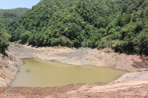 安寧市水務(wù)局到我司水工部監(jiān)理的八街四水庫視察