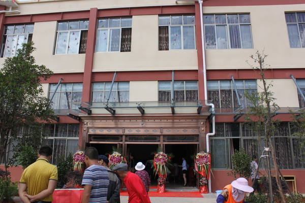 安寧市縣街街道鳴矣河村村民活動場所項目舉行剪彩儀式