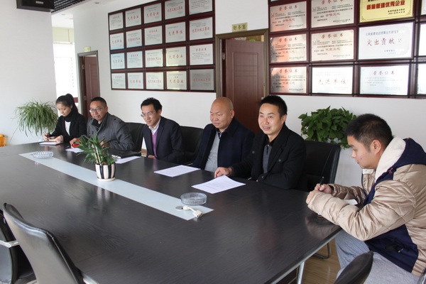 云南盛翔工程建設(shè)監(jiān)理咨詢有限公司支部黨員黨建交流會(huì)