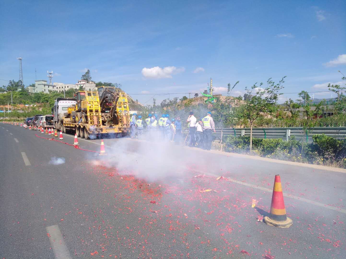 安寧市祿脿街道道路照明提升改造項(xiàng)目開(kāi)工儀式