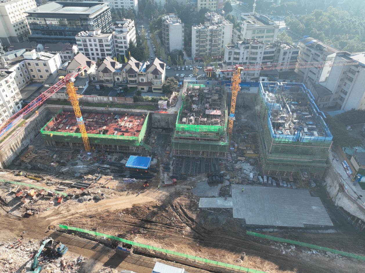 安寧市官廂街更新改造工程項(xiàng)目(南地塊)11月工程進(jìn)度