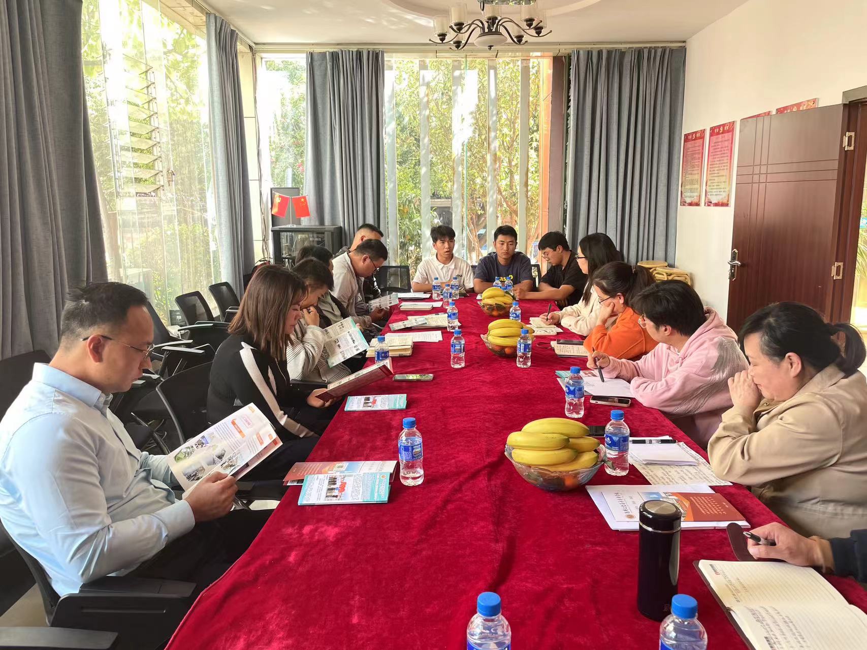 校友情濃再聚首，同心共筑新篇章 ——昆明冶金高等專科學(xué)校領(lǐng)導(dǎo)蒞臨我公司慰問(wèn)各級(jí)校友