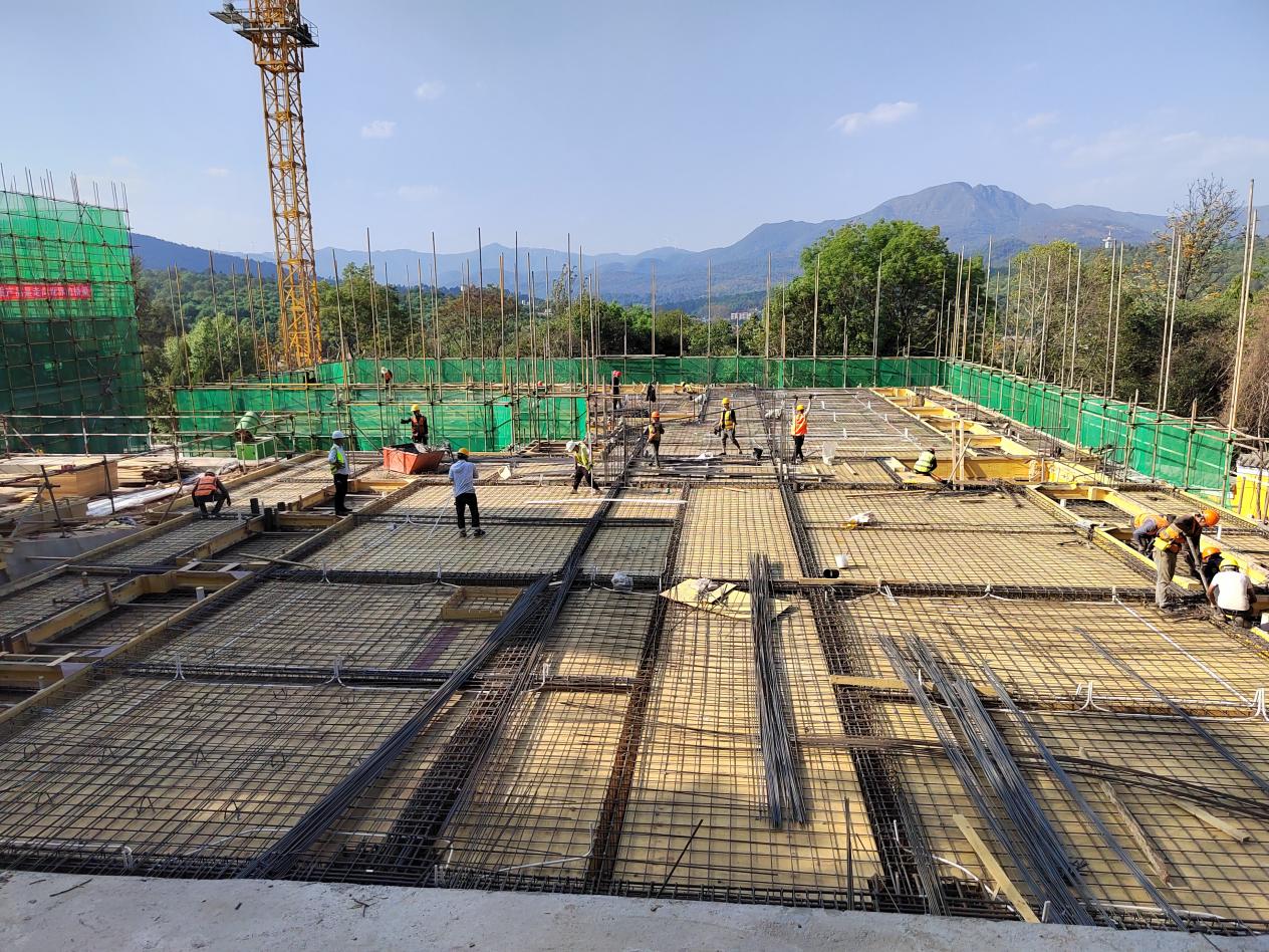 云南佛學(xué)院師生宿舍樓、食堂樓建設(shè)項(xiàng)目4月進(jìn)度