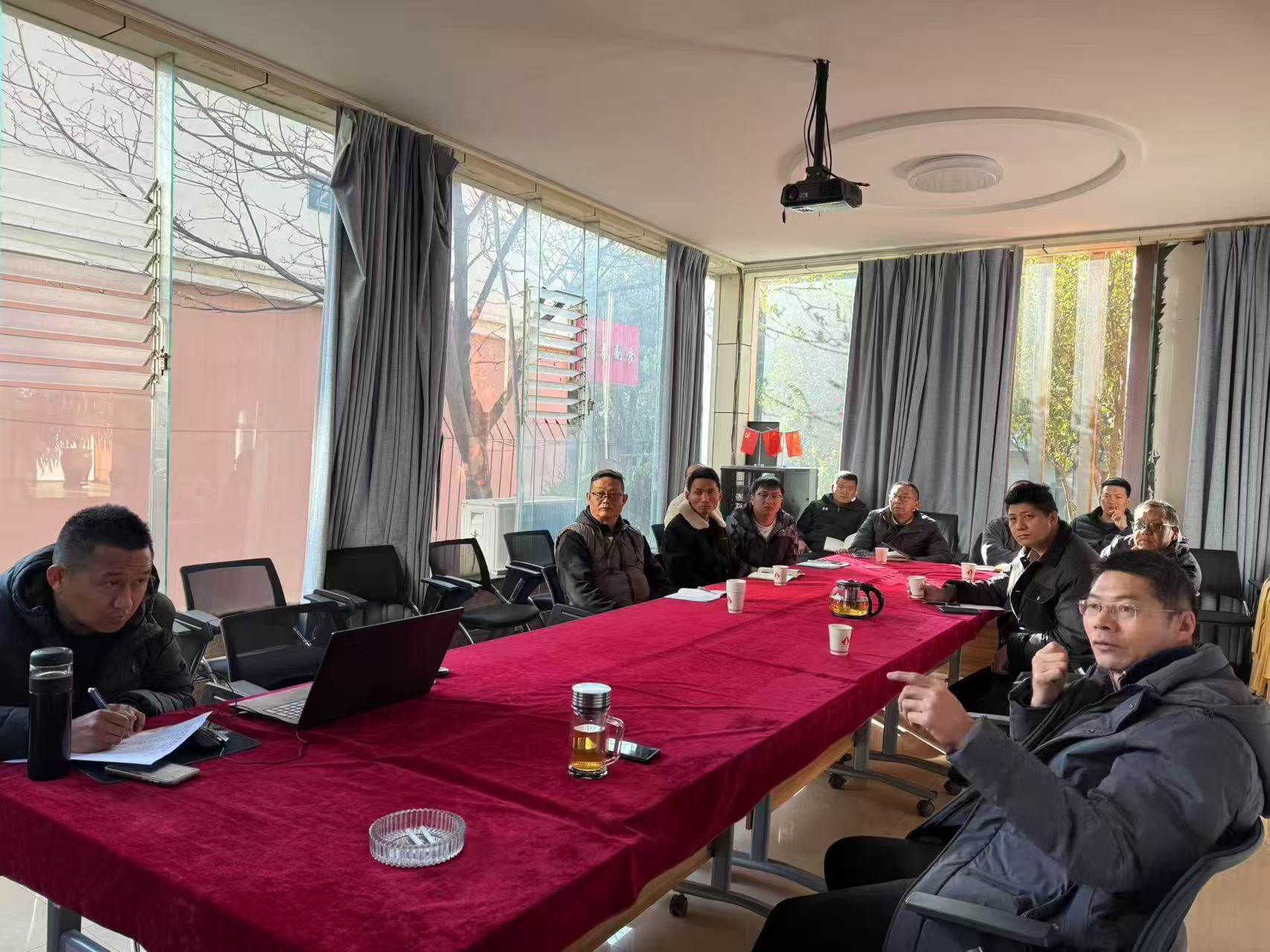 加強(qiáng)隱患排查 筑牢安全屏障——盛翔監(jiān)理公司開展《房屋市政工程生產(chǎn)安全重大事故隱患判定標(biāo)準(zhǔn)（2024版）》宣貫培訓(xùn)